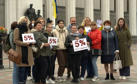 Медики звернулись до депутатів з проханням дотримуватись закону